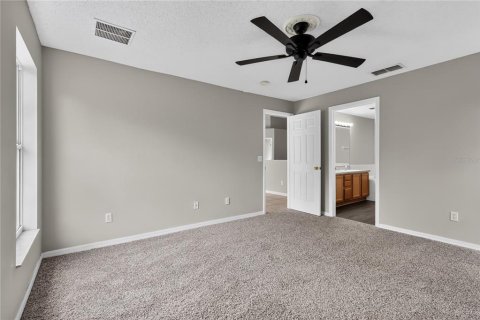 House in Kissimmee, Florida 3 bedrooms, 167.97 sq.m. № 2210030 - photo 17