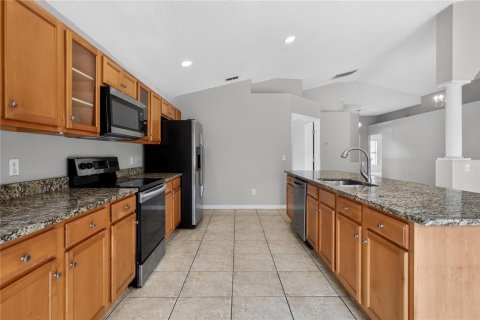 House in Kissimmee, Florida 3 bedrooms, 167.97 sq.m. № 2210030 - photo 5
