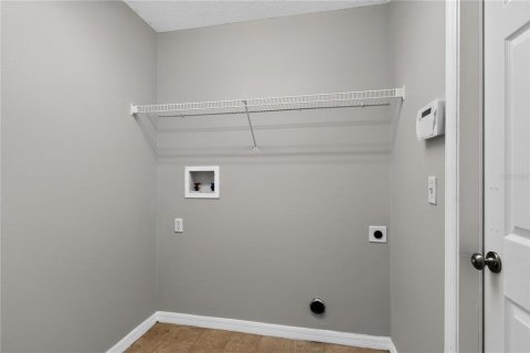 House in Kissimmee, Florida 3 bedrooms, 167.97 sq.m. № 2210030 - photo 21