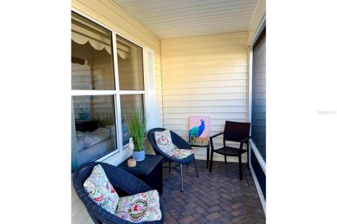 House in Lady Lake, Florida 2 bedrooms, 153.85 sq.m. № 1252988 - photo 2