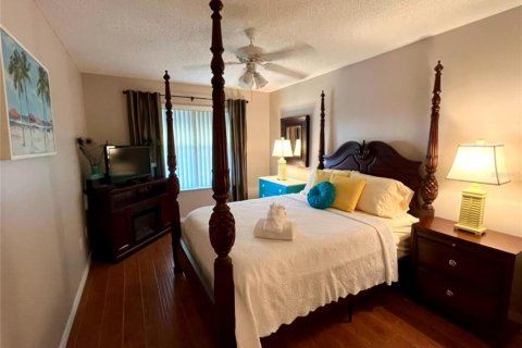 House in Lady Lake, Florida 2 bedrooms, 153.85 sq.m. № 1252988 - photo 11