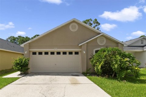 House in Orlando, Florida 3 bedrooms, 121.05 sq.m. № 2321337