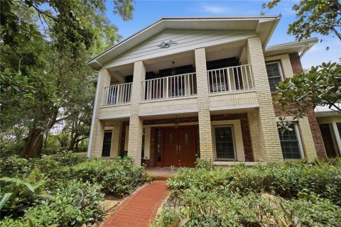 House in Tarpon Springs, Florida 5 bedrooms, 254.92 sq.m. № 2132407 - photo 2