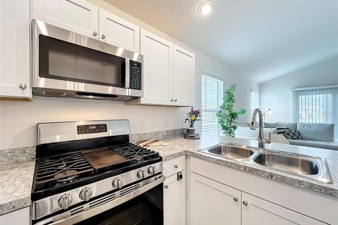 Villa ou maison à vendre à The Villages, Floride: 2 chambres, 91.42 m2 № 2105430 - photo 17