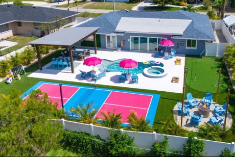 Casa en Bradenton, Florida 4 dormitorios, 223.24 m2 № 2427235