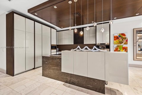 Condo in Miami, Florida, 3 bedrooms  № 1775867 - photo 11