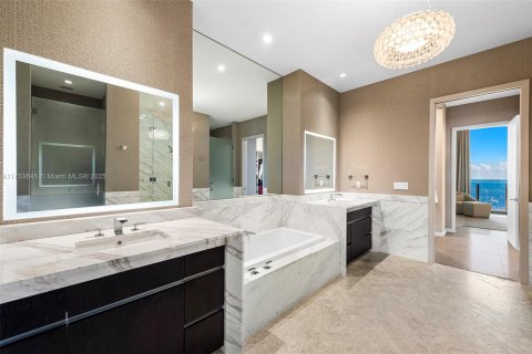Condo in Miami, Florida, 3 bedrooms  № 1775867 - photo 15