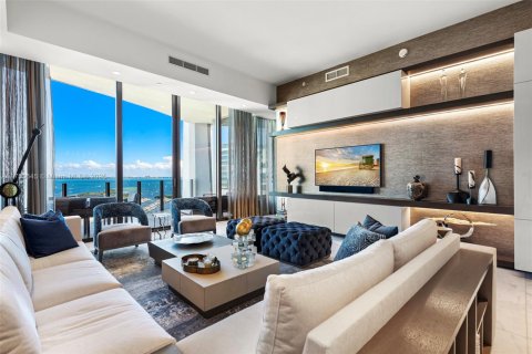 Condo in Miami, Florida, 3 bedrooms  № 1775867 - photo 2