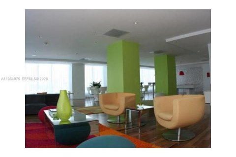 Condominio en alquiler en Miami, Florida, 1 dormitorio, 60.48 m2 № 2026344 - foto 24