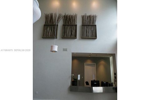 Condominio en alquiler en Miami, Florida, 1 dormitorio, 60.48 m2 № 2026344 - foto 3