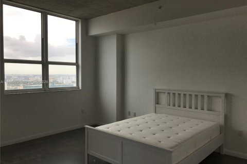 Condominio en alquiler en Miami, Florida, 1 dormitorio, 60.48 m2 № 2026344 - foto 15