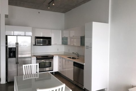 Condominio en alquiler en Miami, Florida, 1 dormitorio, 60.48 m2 № 2026344 - foto 9