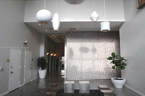 Condominio en alquiler en Miami, Florida, 1 dormitorio, 60.48 m2 № 2026344 - foto 4