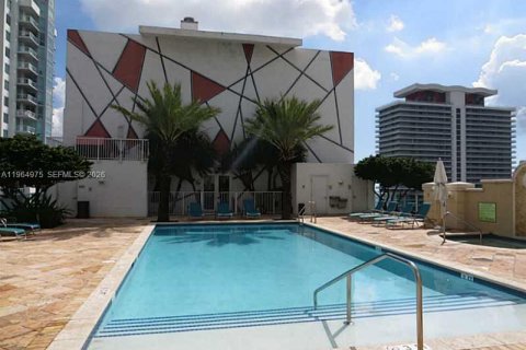 Condominio en alquiler en Miami, Florida, 1 dormitorio, 60.48 m2 № 2026344 - foto 30
