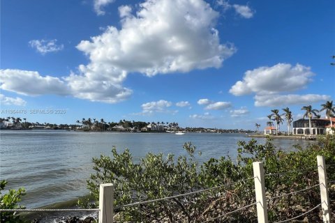 Terreno en venta en Naples, Florida № 2081119 - foto 14