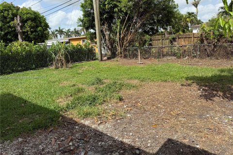 House in Miami, Florida 3 bedrooms, 86.96 sq.m. № 1774199 - photo 15