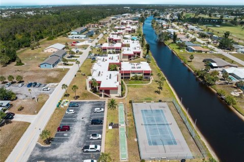 Condo in Rotonda, Florida, 1 bedroom  № 1640439 - photo 29