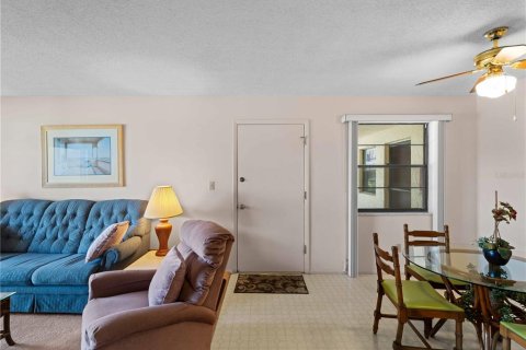 Condo in Rotonda, Florida, 1 bedroom  № 1640439 - photo 8