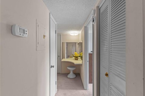 Condo in Rotonda, Florida, 1 bedroom  № 1640439 - photo 14