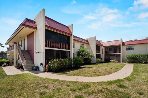 Condo in Rotonda, Florida, 1 bedroom  № 1640439 - photo 26
