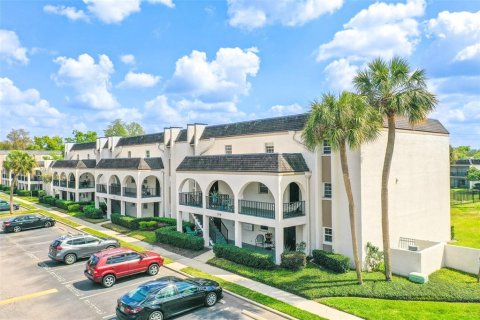 Condo in Brandon, Florida, 2 bedrooms  № 2226734 - photo 18