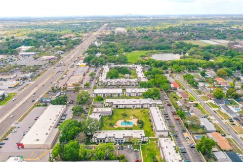Condo in Brandon, Florida, 2 bedrooms  № 2226734 - photo 17