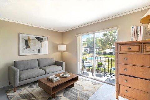 Condo in Brandon, Florida, 2 bedrooms  № 2226734 - photo 2