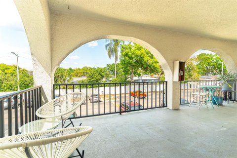 Condo in Brandon, Florida, 2 bedrooms  № 2226734 - photo 12