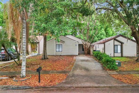 House in Winter Springs, Florida 3 bedrooms, 109.44 sq.m. № 2126568 - photo 2