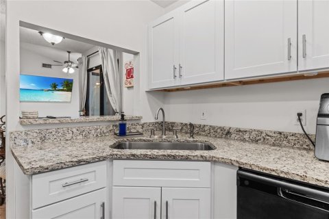 House in Winter Springs, Florida 3 bedrooms, 109.44 sq.m. № 2126568 - photo 14