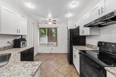 House in Winter Springs, Florida 3 bedrooms, 109.44 sq.m. № 2126568 - photo 15