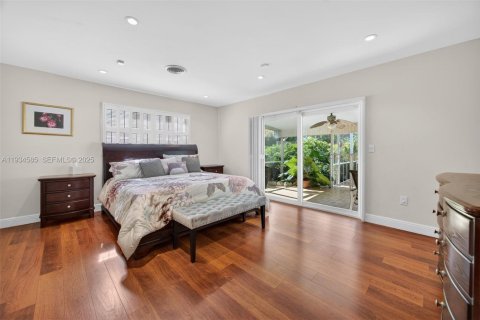 House in Pinecrest, Florida 4 bedrooms, 220.55 sq.m. № 1992758 - photo 27