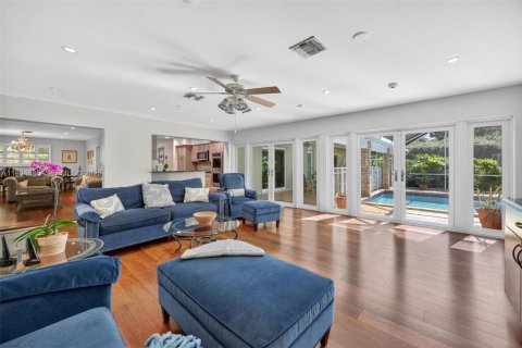 House in Pinecrest, Florida 4 bedrooms, 220.55 sq.m. № 1992758 - photo 16