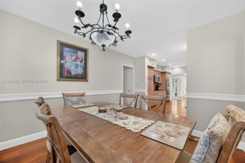 House in Pinecrest, Florida 4 bedrooms, 220.55 sq.m. № 1992758 - photo 6