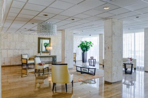 Condo in Hallandale Beach, Florida, 3 bedrooms  № 2029051 - photo 29