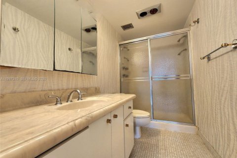 Condo in Hallandale Beach, Florida, 3 bedrooms  № 2029051 - photo 14