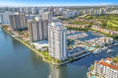 Condo in Aventura, Florida, 3 bedrooms  № 2243923 - photo 30