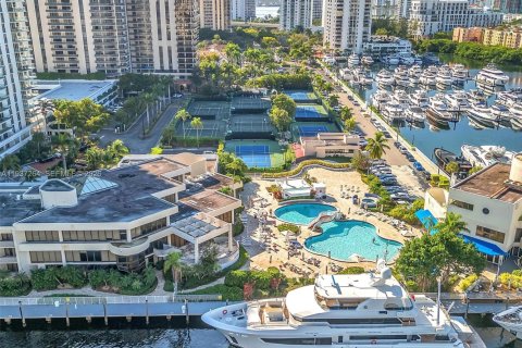Condo in Aventura, Florida, 3 bedrooms  № 2243923 - photo 27
