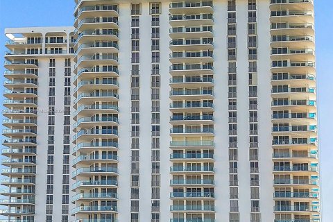 Condo in Aventura, Florida, 3 bedrooms  № 2243923 - photo 25