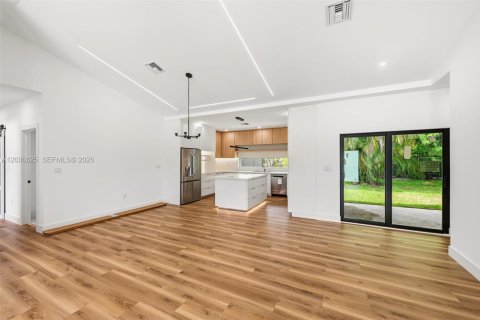 Villa ou maison à vendre à Miami, Floride: 4 chambres, 163.88 m2 № 2326894 - photo 14