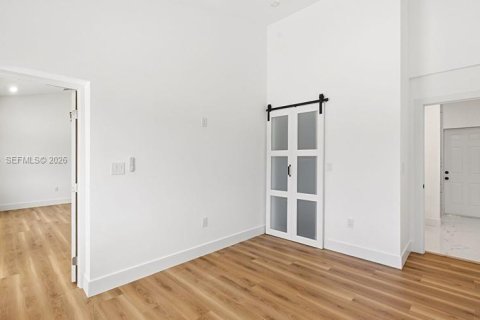 Villa ou maison à vendre à Miami, Floride: 4 chambres, 163.88 m2 № 2326894 - photo 8