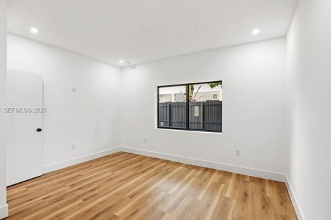 Villa ou maison à vendre à Miami, Floride: 4 chambres, 163.88 m2 № 2326894 - photo 23
