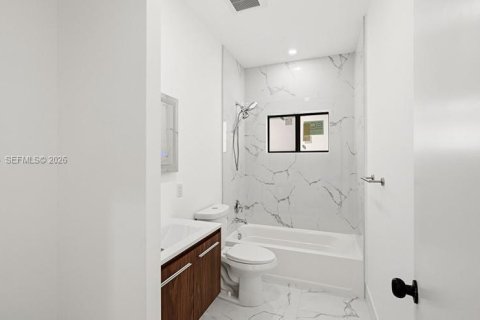 Villa ou maison à vendre à Miami, Floride: 4 chambres, 163.88 m2 № 2326894 - photo 10