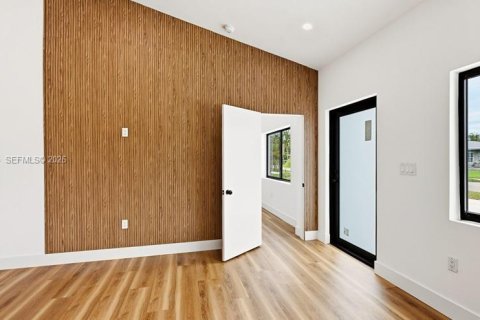 Villa ou maison à vendre à Miami, Floride: 4 chambres, 163.88 m2 № 2326894 - photo 9