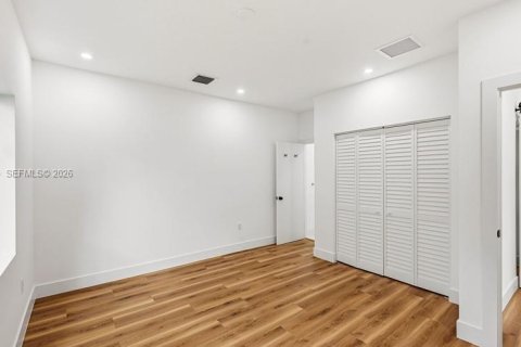 Villa ou maison à vendre à Miami, Floride: 4 chambres, 163.88 m2 № 2326894 - photo 24