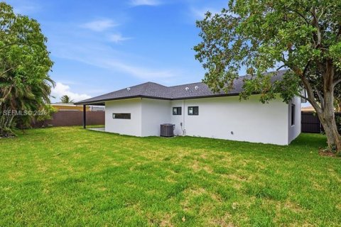 Villa ou maison à vendre à Miami, Floride: 4 chambres, 163.88 m2 № 2326894 - photo 27