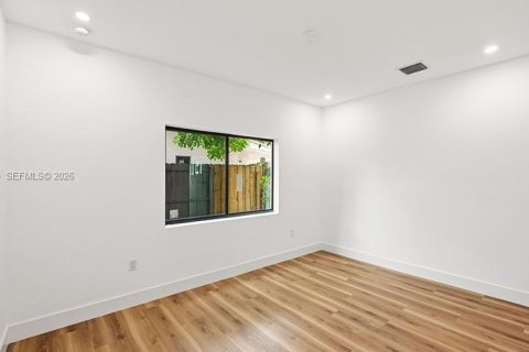 Villa ou maison à vendre à Miami, Floride: 4 chambres, 163.88 m2 № 2326894 - photo 22