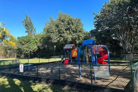 Copropriété à vendre à Miramar, Floride: 3 chambres, 111.48 m2 № 2025374 - photo 11