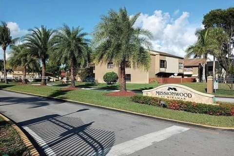 Copropriété à vendre à Miramar, Floride: 3 chambres, 111.48 m2 № 2025374 - photo 5
