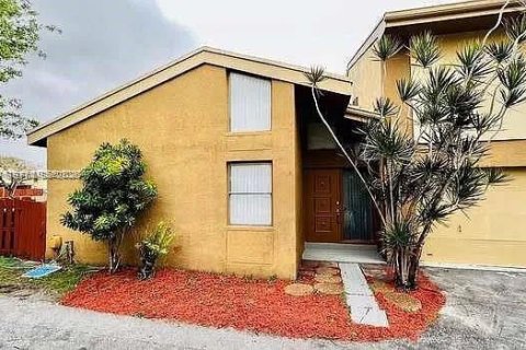 Copropriété à vendre à Miramar, Floride: 3 chambres, 111.48 m2 № 2025374 - photo 1